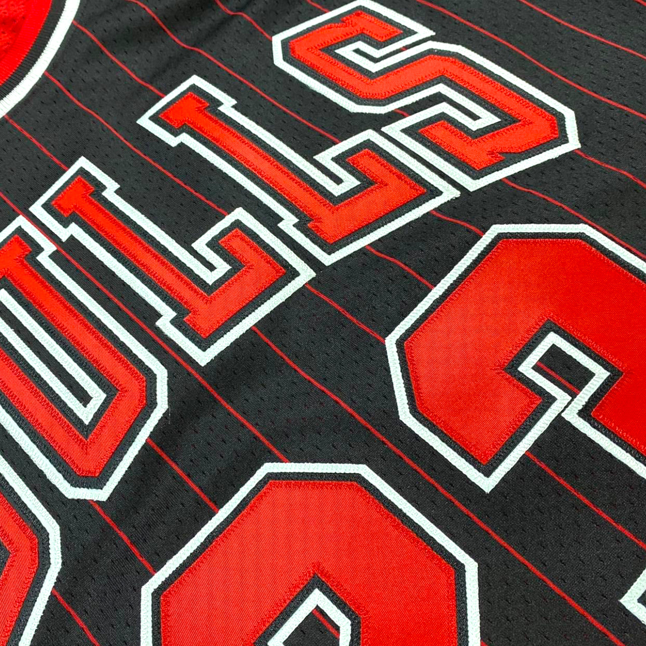 Mitchell & Ness Michael Jordan 95-96 Chicago Bulls 23 3rd Alternate Authentic Jersey - Black & Red - Hoop Jersey Store