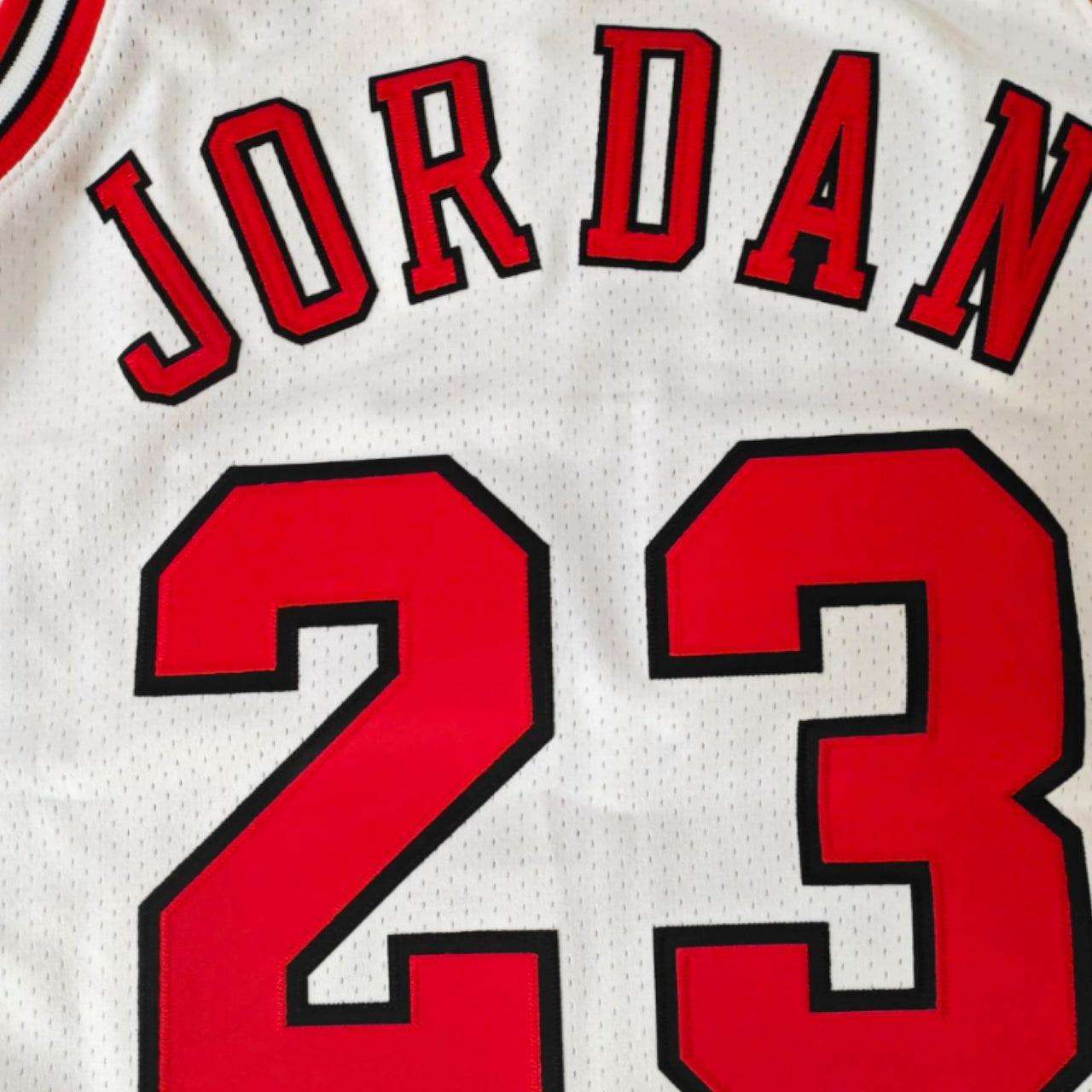 Authentic hotsell Jersey Chicago Bulls 1997 Michael Jordan