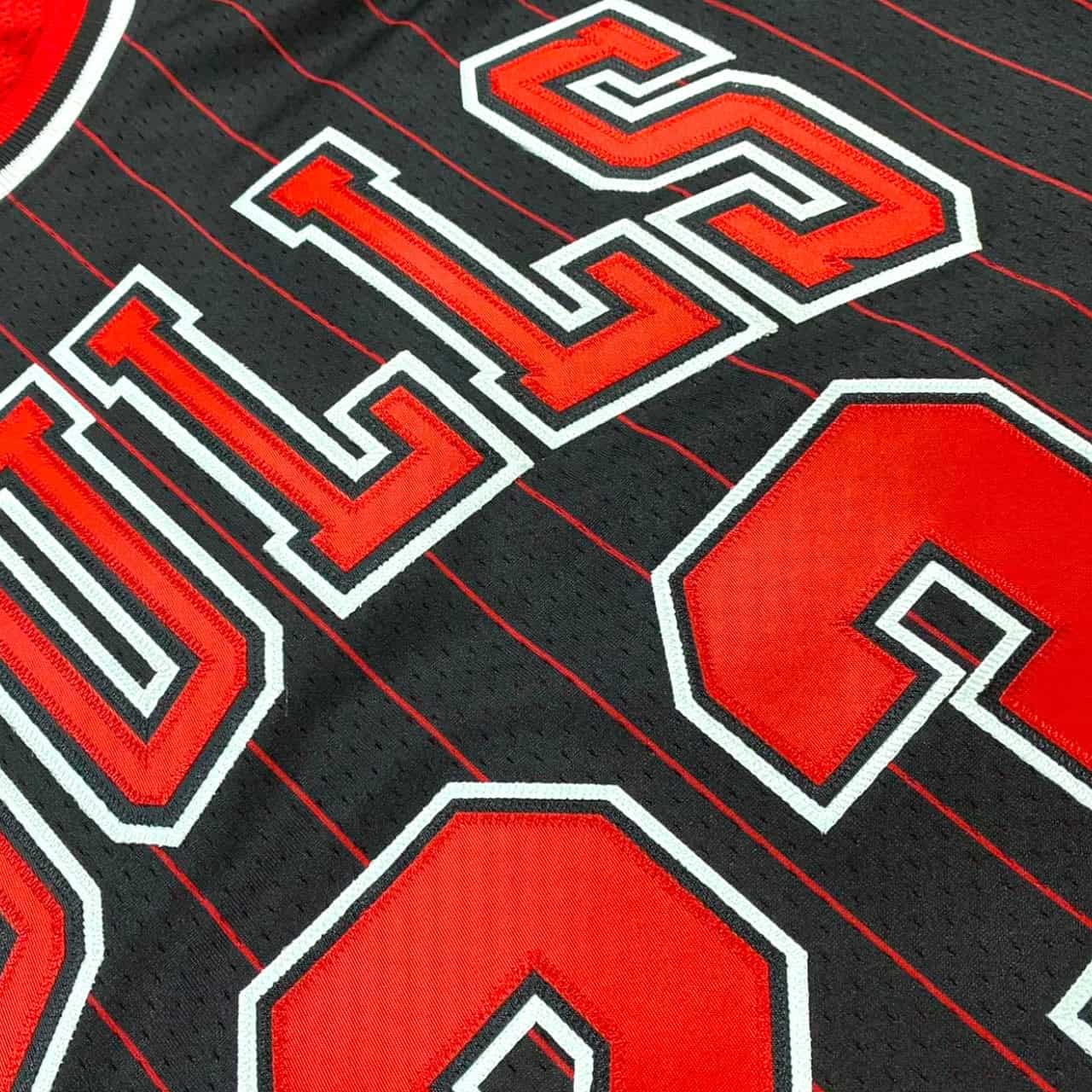 Mitchell & Ness Michael Jordan 95-96 Chicago Bulls 23 3rd